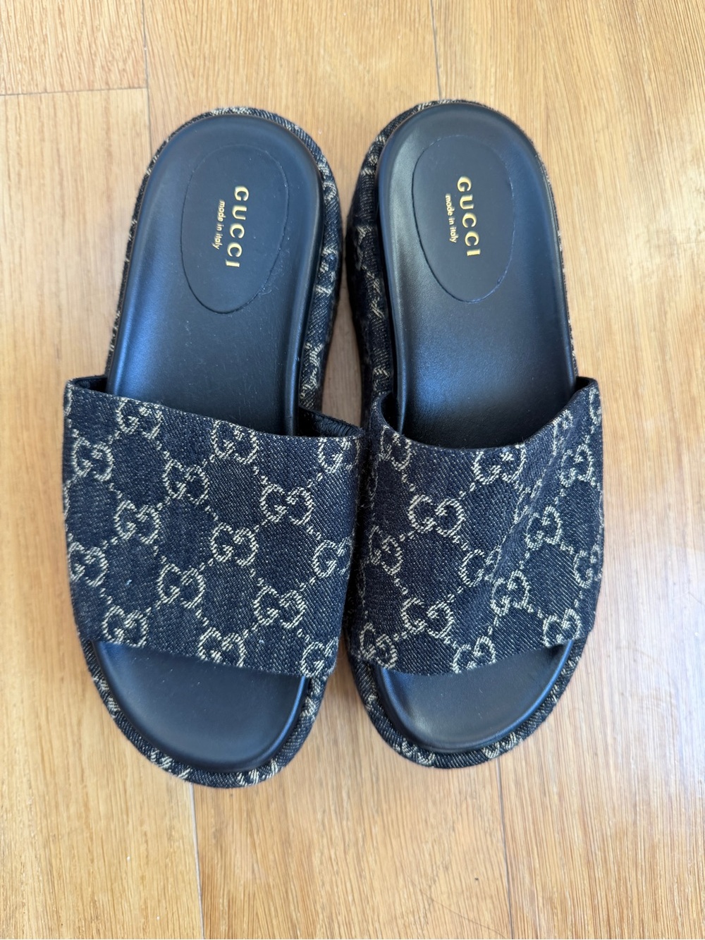 Gucci Women’s Black/Brown GG Logo Slide Sandals
